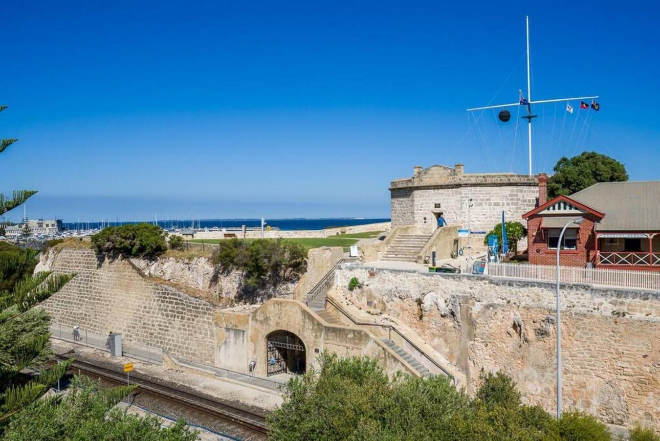 West End Warehouse Historical Opposite Beach Fremantle Exterior foto